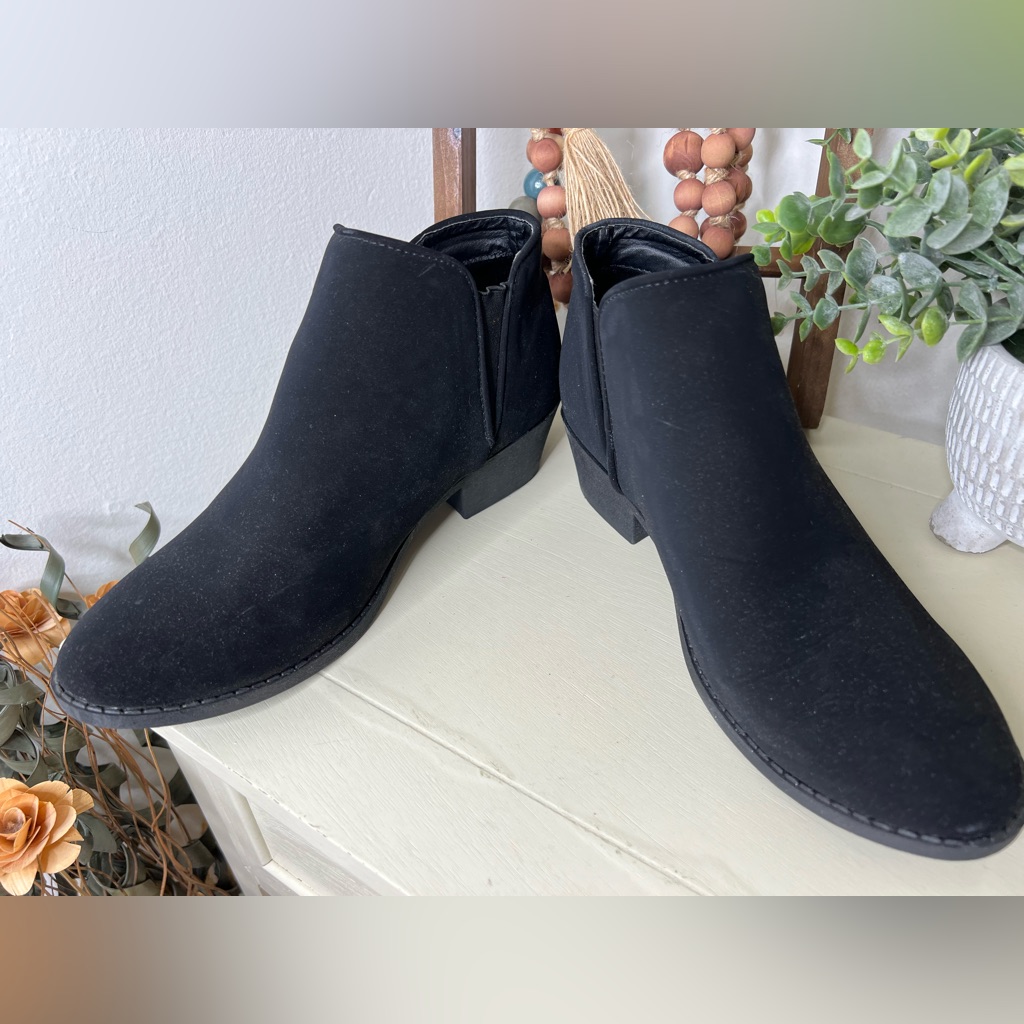 Brand NewTop Moda Ankle Booties